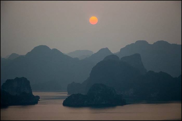 end of the day Hạ Long Bay