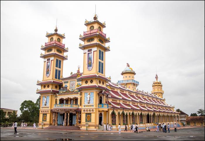 Cao Đài temple Cao Đài temple in Tây Ninh