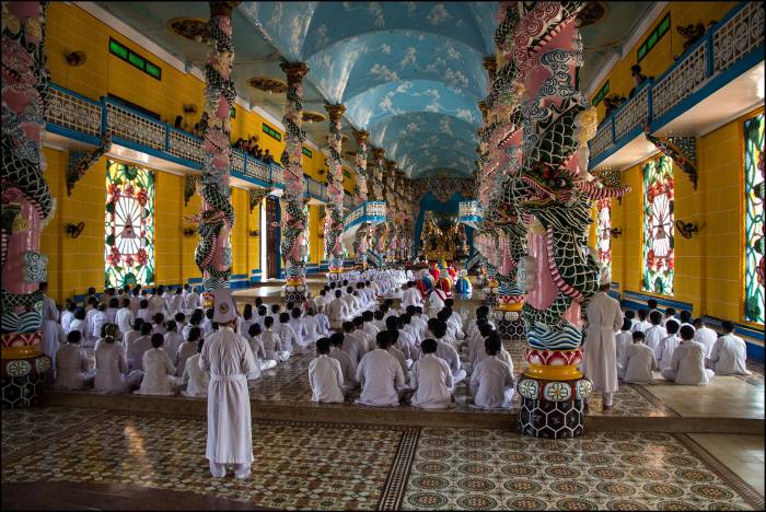 Cao Đài ceremony Cao Đài ceremony in Tây Ninh
