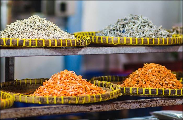 dry goods at the night market Phú Quốc island