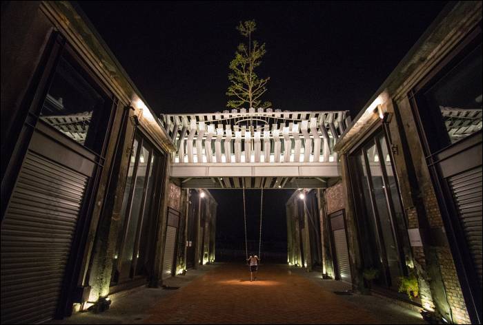 swing by Pier-2 Art Centre swing by Pier-2 Art Centre