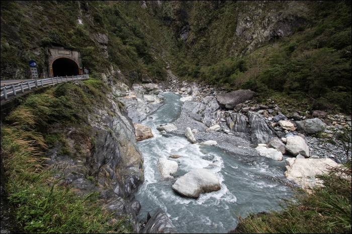 tunnels along the gorge tunnels along the gorge