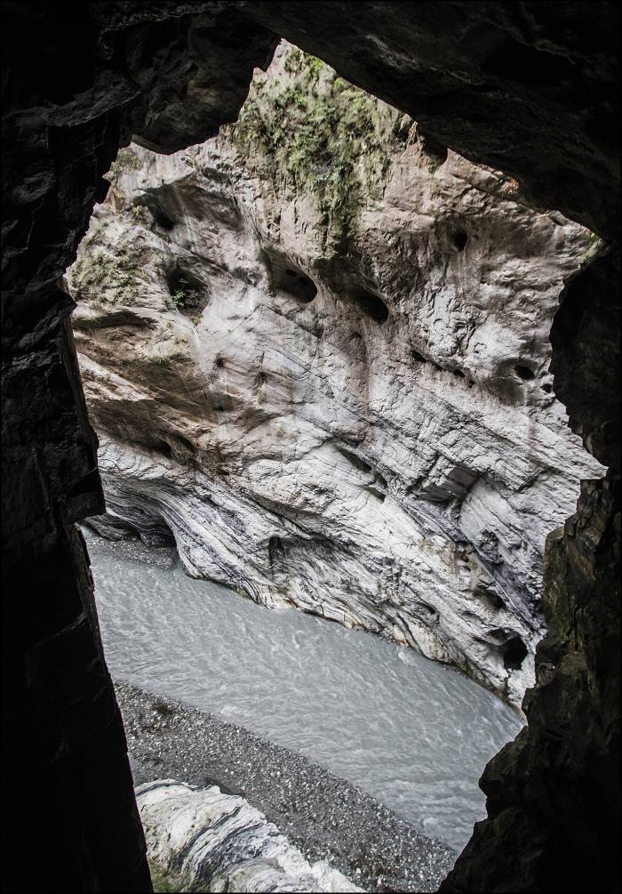 spectacular marble Taroko gorge gives this national park its name spectacular marble Taroko gorge gives this national park its name