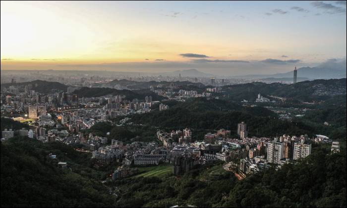 views of the city from the hills of Maokong views of the city from the hills of Maokong