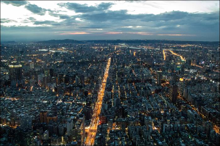 sweeping views from the 89th floor sweeping views from the 89th floor