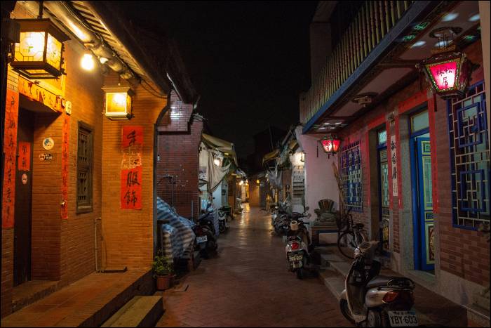 an easy day trip from Taichung, Lukang is full of picturesque old houses and narrow alleyways an easy day trip from Taichung, Lukang is full of picturesque old houses and narrow alleyways